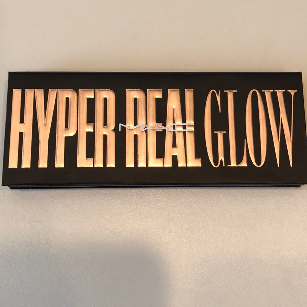 🎉🎊HP🎉🎊MAC Hyper Real Glow Palette